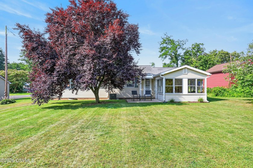 Perfectly remodeled, perfectly maintained, perfect location - photo 3