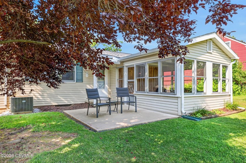 Perfectly remodeled, perfectly maintained, perfect location - photo 5