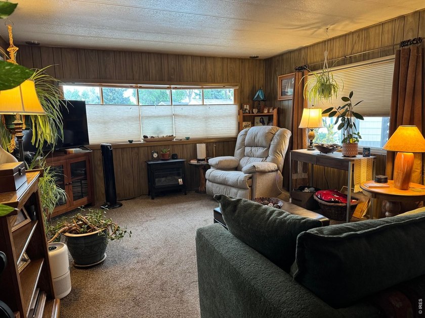 Lovely and affordable 2-bedroom, 1-bath home located in the - photo 6
