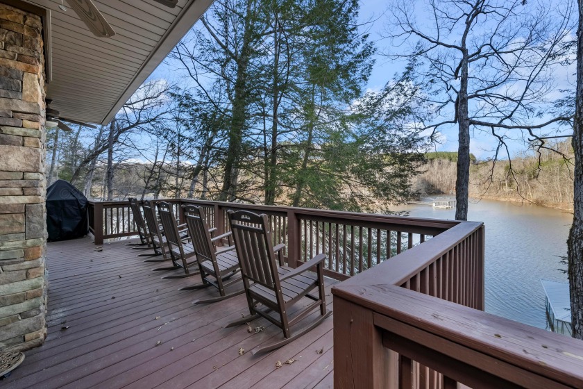 Smith Lake/Rock Creek: Lovely lake home sits among the trees - photo 16