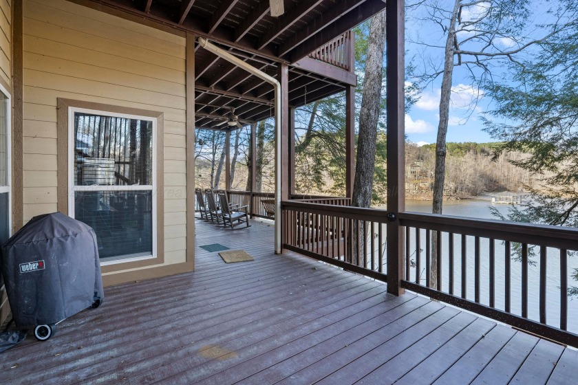 Smith Lake/Rock Creek: Lovely lake home sits among the trees - photo 37