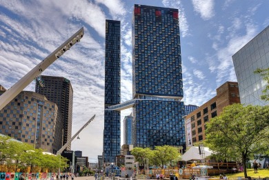 Lake Condo For Sale in Montréal (Ville-Marie),