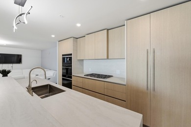 New never lived-in furnished residence with direct eastern ocean - photo 17