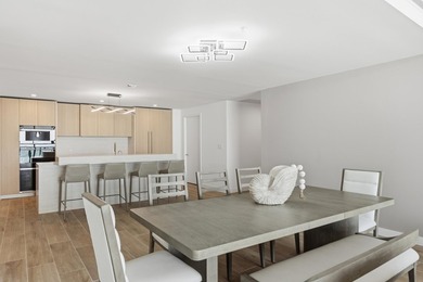 New never lived-in furnished residence with direct eastern ocean - photo 18