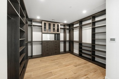 New never lived-in furnished residence with direct eastern ocean - photo 21