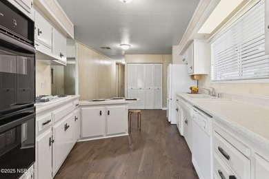 NEW ROOF on this Move-In Ready 2-bedroom, 2-bath mobile home in - photo 9