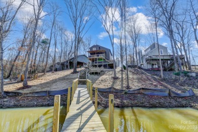 Lake Wylie Home For Sale in Tega Cay South Carolina