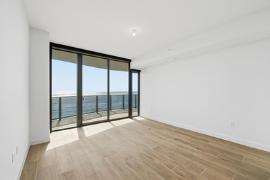 New never lived-in furnished residence with direct eastern ocean - photo 33