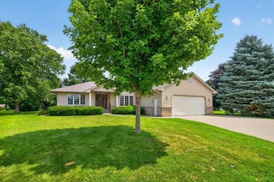 Welcome home to this beautifully maintained 3-bedroom home - photo 2