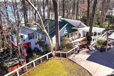 Lake Lanier Home For Sale in Dawsonville Georgia