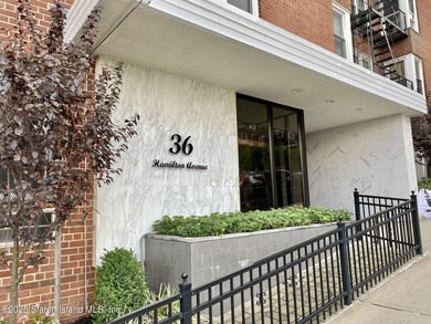 Manhattan living at a Staten Island price. Genuine one bedroom - photo 1