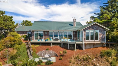 Siuslaw River Home For Sale in Florence Oregon