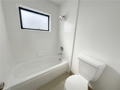 Modern loft-style condo in the heart of San Francisco's SoMa! - photo 18