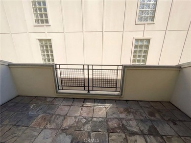 Modern loft-style condo in the heart of San Francisco's SoMa! - photo 21
