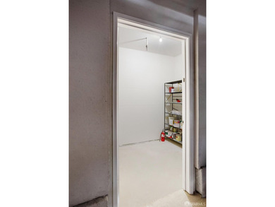 932 Broderick Street #2 is a beautifully renovated 2-bedroom - photo 25