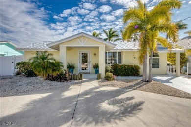 Cape Coral Lakes Area Home For Sale in Matlacha Florida