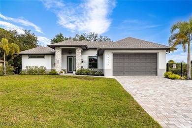 Caloosahatchee River Home For Sale in North Fort Myers Florida