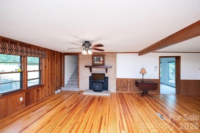 Welcome to this 4-bedroom, 3-bathroom waterfront retreat on the - photo 8