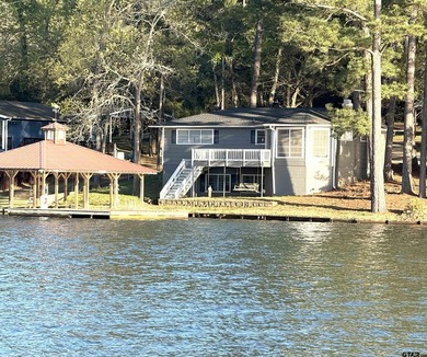 Escape to this charming 1 bedroom, 2- bath cabin perfectly - photo 1