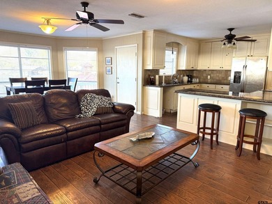 Escape to this charming 1 bedroom, 2- bath cabin perfectly - photo 6