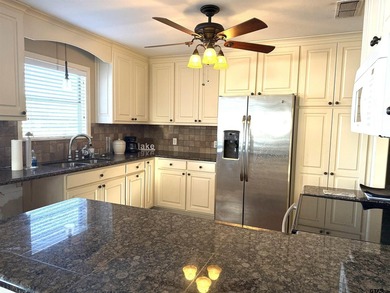 Escape to this charming 1 bedroom, 2- bath cabin perfectly - photo 8
