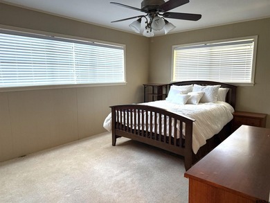 Escape to this charming 1 bedroom, 2- bath cabin perfectly - photo 9