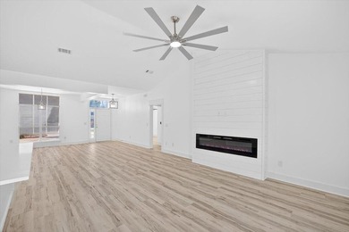 Welcome to this beautiful home located in the heart of Destin - photo 8
