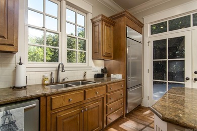 Exceptional Custom Home by Carl Gray Hinson in Prestigious - photo 12