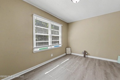 Lovely updated home with completely remodeled Kitchen including - photo 14