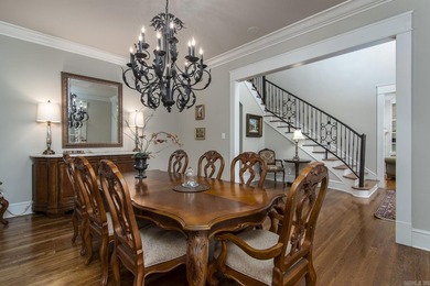 Exceptional Custom Home by Carl Gray Hinson in Prestigious - photo 15
