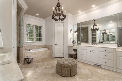 Exceptional Custom Home by Carl Gray Hinson in Prestigious - photo 20