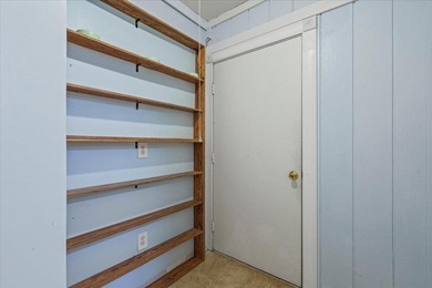 Welcome to this beautifully updated 4-bedroom, 3.5-bath home in - photo 20