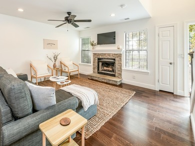 Modern Luxury in the Heart of Park Circle! Step into this - photo 1