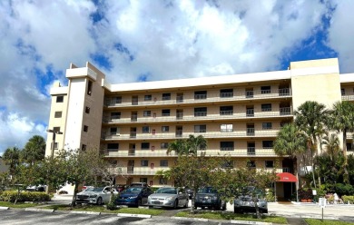 (private lake, pond, creek) Condo For Sale in Lake Worth Florida