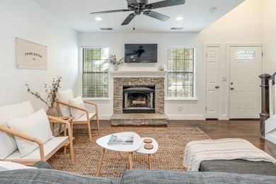 Modern Luxury in the Heart of Park Circle! Step into this - photo 2