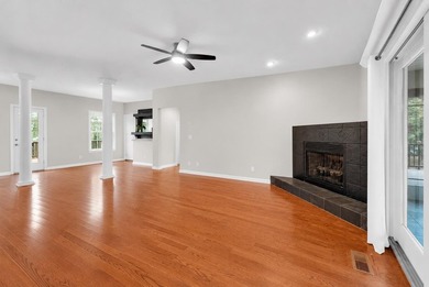 Experience life on the Waccamaw River. This exceptional - photo 3