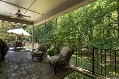 Exceptional Custom Home by Carl Gray Hinson in Prestigious - photo 38