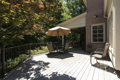Exceptional Custom Home by Carl Gray Hinson in Prestigious - photo 40