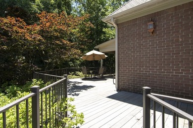 Exceptional Custom Home by Carl Gray Hinson in Prestigious - photo 41