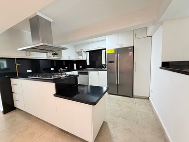 Majestic Family Home in Albrook with Private Gardens
Set in one - photo 6