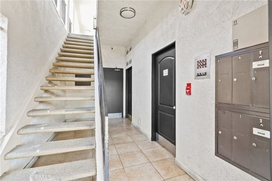 Welcome to this charming North Alamitos Beach condo, ideally - photo 4