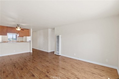 Welcome to this charming North Alamitos Beach condo, ideally - photo 9