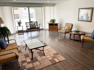 Stunning main floor 2-bedroom, 2-bath condominium in the Austin - photo 19
