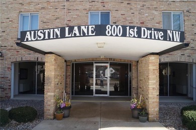 Stunning main floor 2-bedroom, 2-bath condominium in the Austin - photo 23