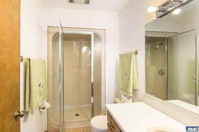 Comfortable 3 bedroom, 2 3/4 bath home on corner lot in Mains - photo 31
