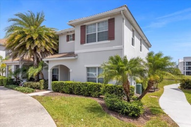 Lake Townhome/Townhouse For Sale in Kissimmee, Florida