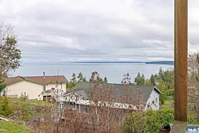 Wake up to breathtaking views of the Strait of Juan de Fuca - photo 7