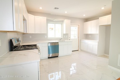 Stunning semi-attached new construction home! This beautifully - photo 7