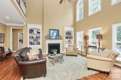 Discover refined living in this elegant full brick home on 3rd - photo 17