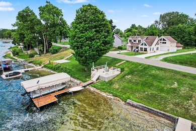 COLDWATER LAKE-Front Home - 60' of Beachfront. Enjoy lakefront - photo 26